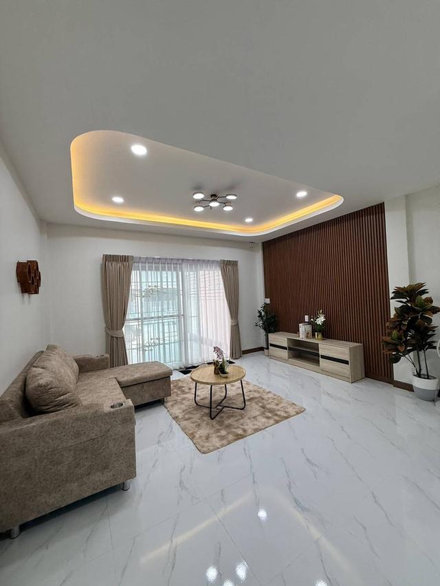 หมู่บ้าน นนทวีวิลล์  5 ถนนมิตรไมตร 3