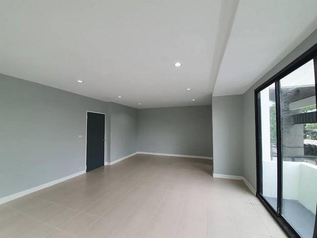 ให้เช่าสำนักงาน 4.5 ชั้น 600 ตรม. ทาวน์อินทาวน์ ถนนศรีวรา ใกล้ทางด่วน ใกล้เลียบด่วน 7