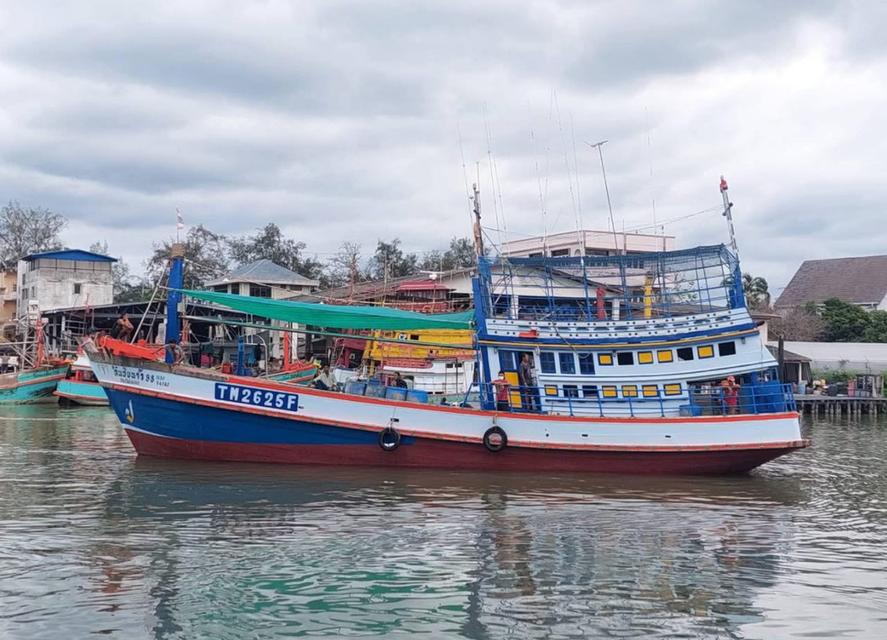 ขายเรือประมงพาณิชย์ อวนติดตา