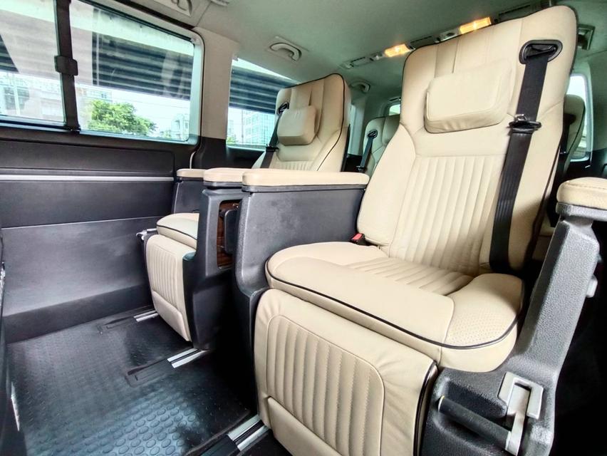 รหัสรถ PEAT8274 Volk Caravelle Comfortline2  เครื่องดีเซล แต่งVIP เต็มระบบ 2017 14