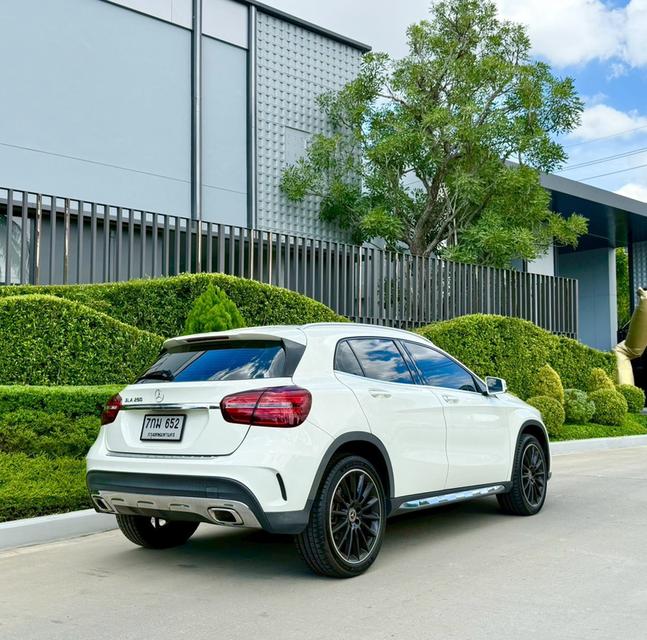รหัสรถ CH652 🔥MERCEDES BENZ GLA250 AMG 2018 รูปย่อยที่ 4
