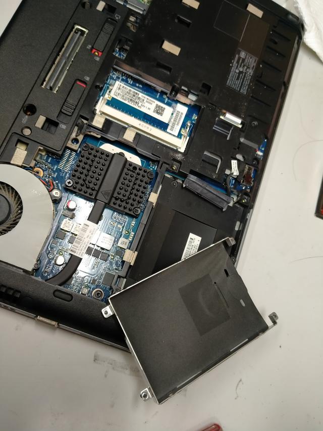 ขาย  โน๊ตบุ๊ค Hp Probook 645G1 มือสองสภาพสวย (No Ram/No HDD) CPU:AMD A8-4500M 4