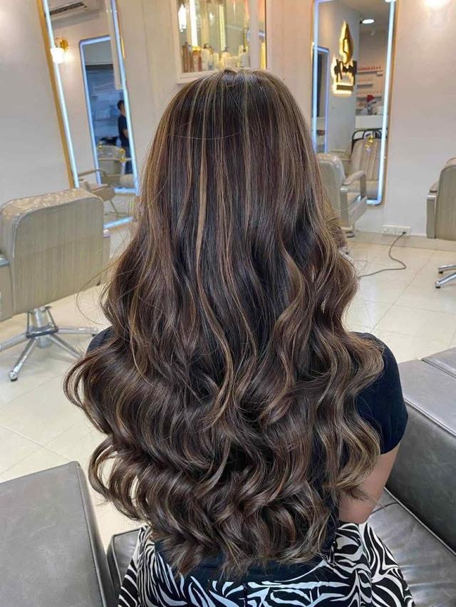 You&Me Beauty Salon Huahin (ยูแอนด์มี บิวตี้ ซาลอน หัวหิน) ร้านทำผมประจวบฯ ออกเเบบทรงผม ทำสีผม ยืดผม ดัดผม ซ่อมผมเสีย ทำเล็บ ต่อขนตา ประจวบคีรีขันธ์ รูปที่ 11