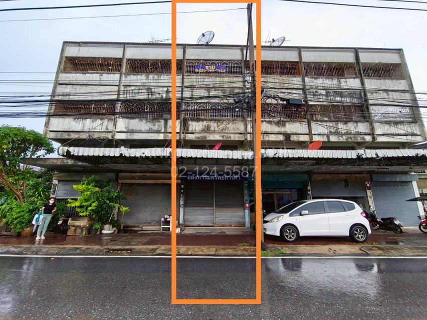 อาคารพาณิชย์ 3.5 ชั้น ถนนรถไฟตะวันตก ต.พระปฐมเจดีย์ อ.เมืองนครปฐม จ.นครปฐม 1
