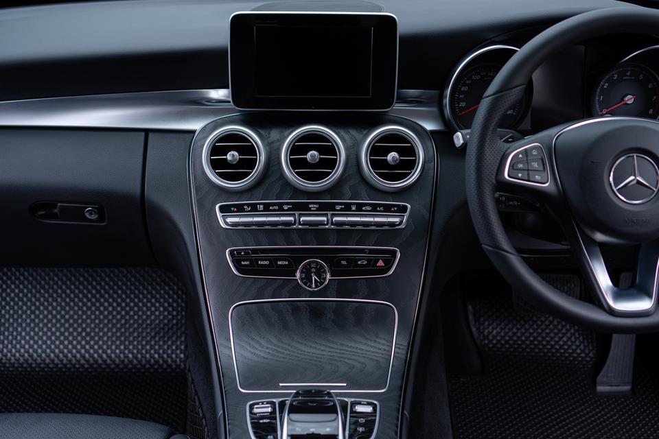 Mercedes-Benz C350e W205 ปี 2018 รูปที่ 9