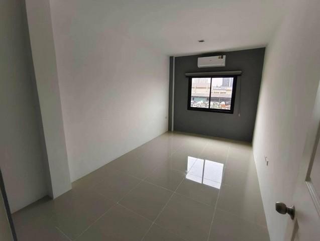 ให้เช่าทาวน์โฮม3.5ชั้นห้องมุม281ตร.ม.ย่านรามอินทราFashion Island เหมาะสำหรับออฟฟิศออนไลน์ไลฟ์ขายของใกล้MRTรามอินทรากม.9 5