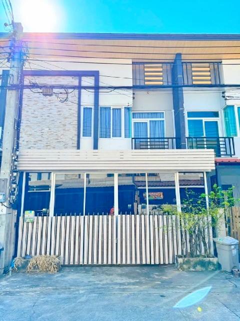 MRT ราษฎร์พัฒนา 900มตลาดน้ำขวัญเรียม 1.5 กม..ให้เช่าทาวน์โฮม 2 ชั้น 22ตร.วา.172ตร.ม.นานาชาติฮีทฟิลด์ 3.3 กม. 4นอน บางชัน
