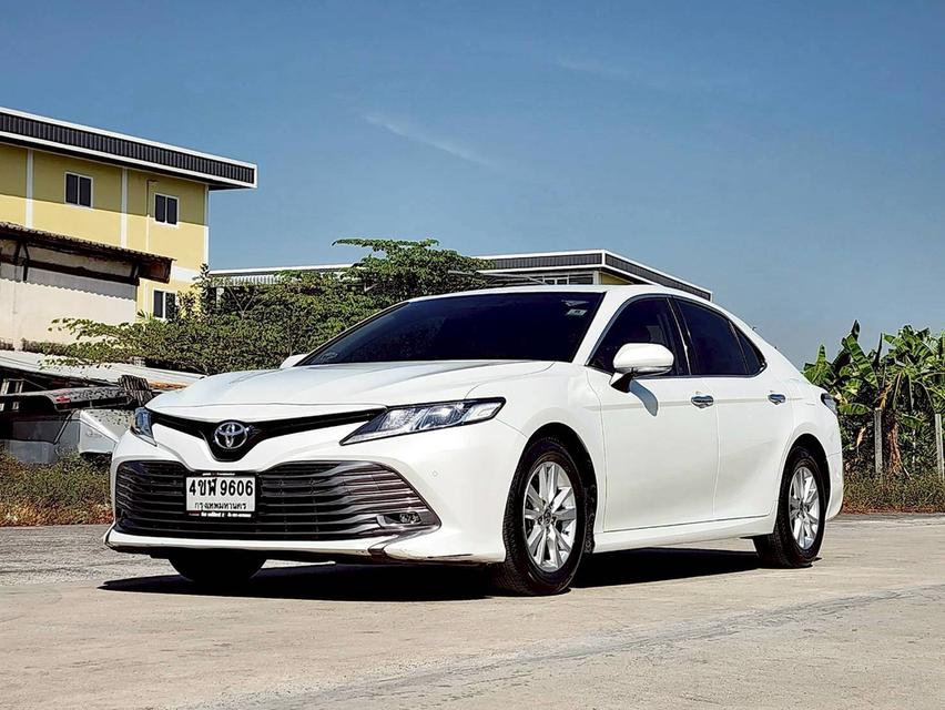 Toyota Camry 2.0G ปี19