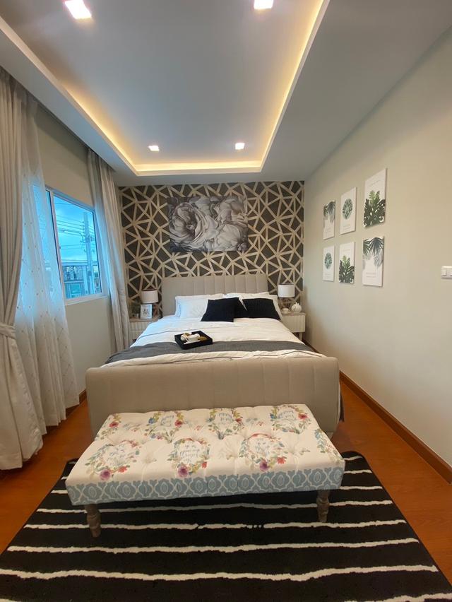 เจ้าของขายเอง !!! หมู่บ้าน Lio BLISS ลาดกระบัง - ฉลองกรุง 4 ห้องนอน 2 จอดรถ 3