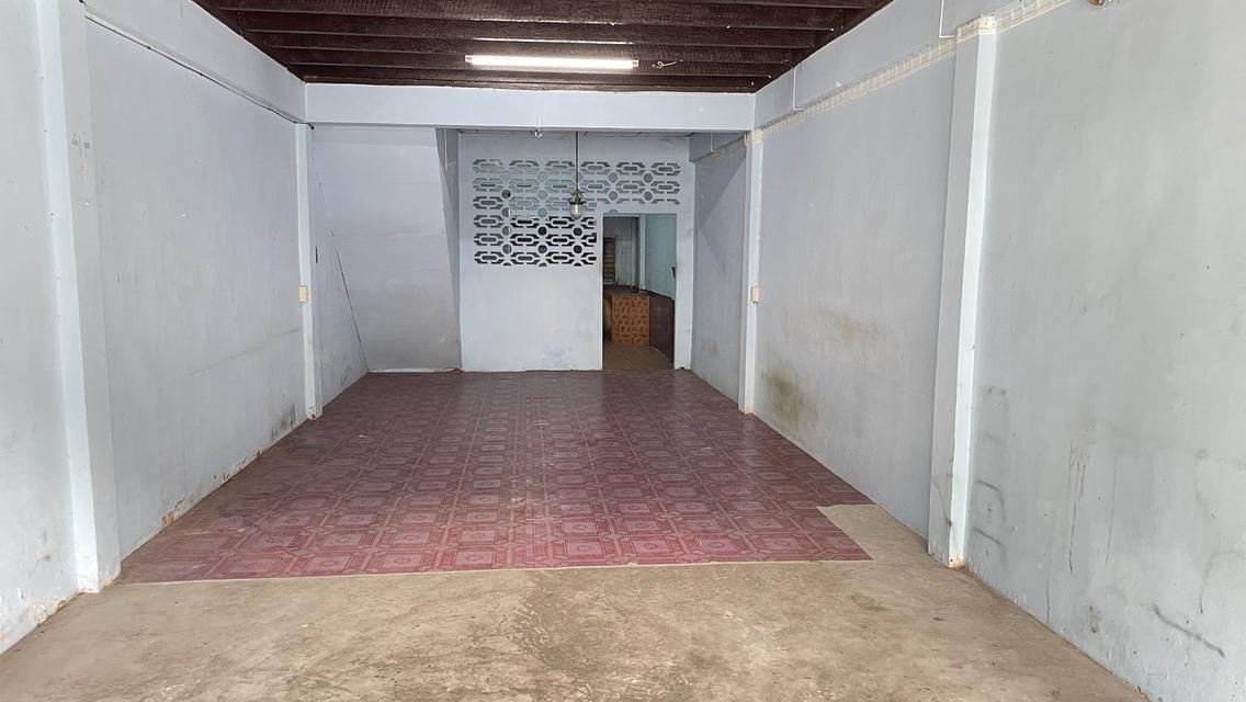 ขายบ้าน ตึกแถวอยู่ในซอย เอกชัย 40 ถ.เอกชัย เนื้อที่ 16 ตรว. ราคา 3 ล้านบาท 13