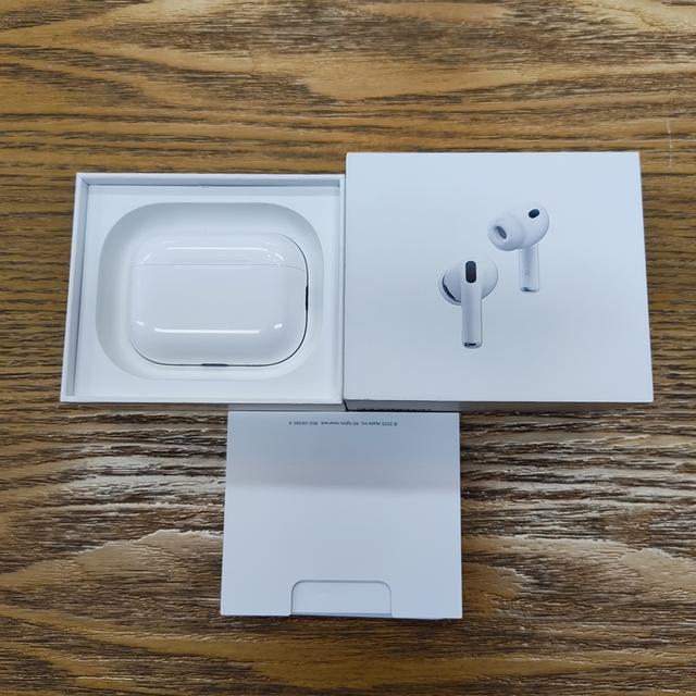 🎧 AirPods Pro 3 ครบกล่อง + จุกใหม่ยังไม่ใช้ (เครื่องศูนย์ไทย)