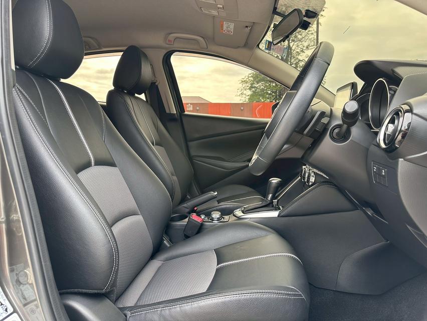 รหัสรถ PAT1650 Mazda 2 1.3 Sport S Leather Hatchback สีเทาดำ เกียร์ออโต้ 2023 9