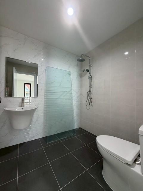 ขาย ทาวน์โฮม 3 ชั้น 4 ห้องนอน เล่นระดับ นาคนิวาส 37 โชคชัย 4 ใกล้เลียบด่วน 9