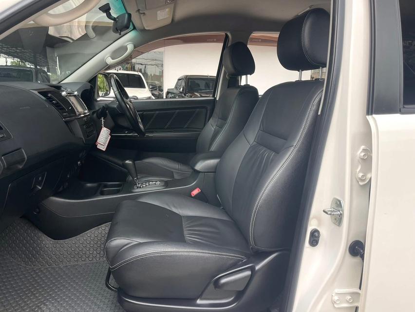 ปี 2014 TOYOTA FORTUNER 2.5 Vสีขาว เกียร์ออโต้ รถสวยมือเดียว ขับเคลื่อน2ล้อ 9