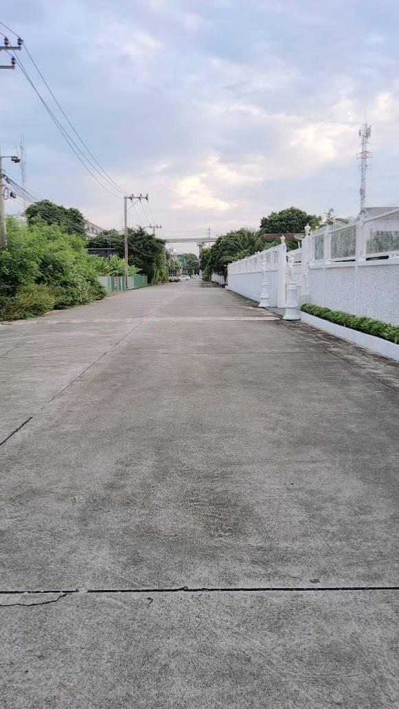 ที่ดิน 1,200 ตร.ม. ลาดพร้าว 88/1 ติดรถไฟฟ้า พื้นที่เรียบ ทำเลดี เหมาะพัฒนาที่อยู่อาศัย ใกล้ห้าง โรงพยาบาล และโรงเรียน 3
