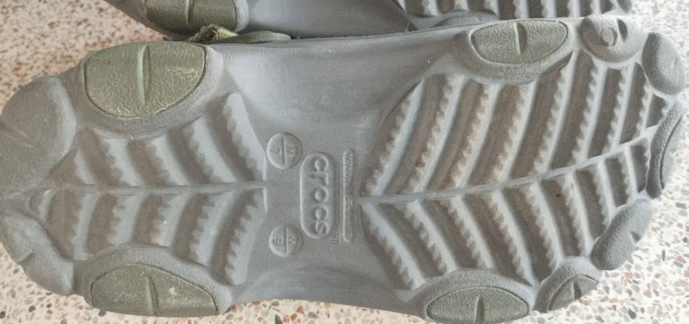 Crocs รองเท้าลำลองผู้ชาย สวยๆ ใหม่เอี่ยม รูปที่ 6
