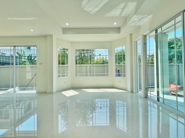 บ้านเดี่ยว รีโนเวทใหม่ บ้านสีวลี ปิ่นเกล้า-สาทร ติดถนนราชพฤกษ์ หลังริม สไตล์โมเดิร์น หรูหรา ด้วยวัสดุเกรดพรีเมี่ยม Land 4