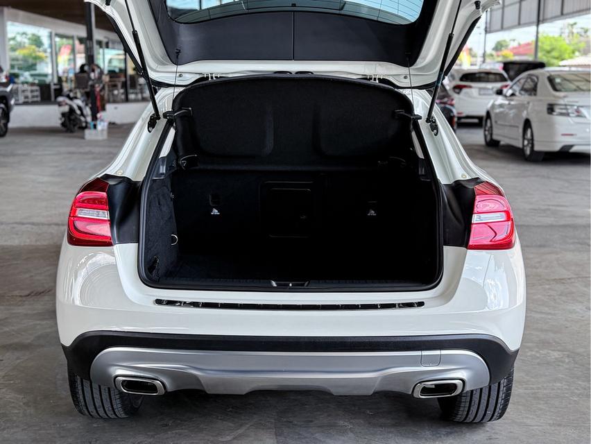 2014 BENZ GLA-CLASS, 200 13