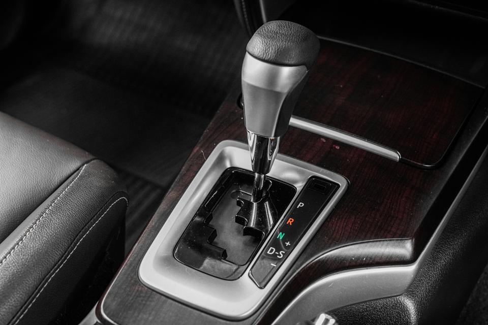 2019 TOYOTA FORTUNER 2.4 V 2WD SUV สีดำ เลขไมล์ 120945 กม. 12