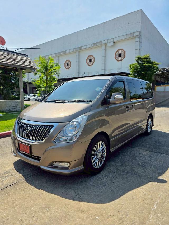 HYUNDAI H-1 Grand Starex VIP สีน้ำตาล ปี 2016 ไมล์ 140,000 กม.