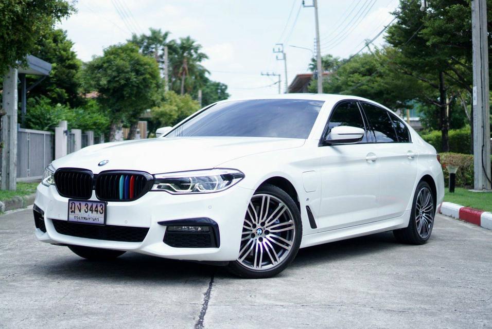 BMW 530e M-SPORT (G30) 2020 สีขาว รถใหม่มาก รถตัวถังเดิมไม่มีชน วารันตรีเหลือ