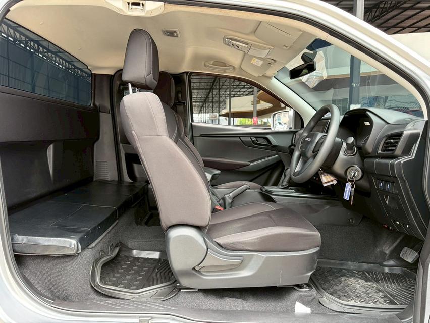 ปี 2023 ISUZU D-MAX  รถมือเดียว คู่มือบุ๊คเซอร์วิสครบ รูปที่ 8