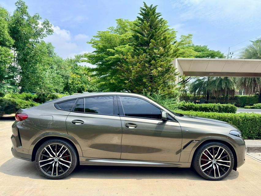 BMW X6 xDrive40i M-Sport Lci 2025 มีไฟแนนซ์เหลือเปลี่ยนสัญญาได้ รูปที่ 4