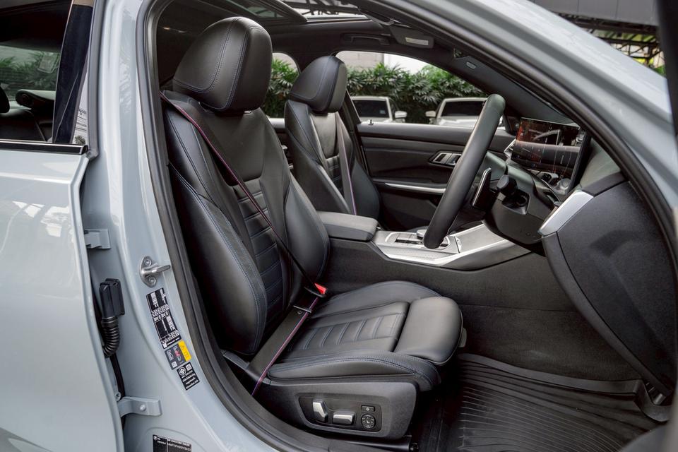 BMW 330e M Sport Plug-in Hybrid LCI ปี 2023 🩶เข้าแล้ว สีพิเศษ “Brooklyn Grey!” พร้อม BSI & Warranty 3 ปีเต็ม🩶