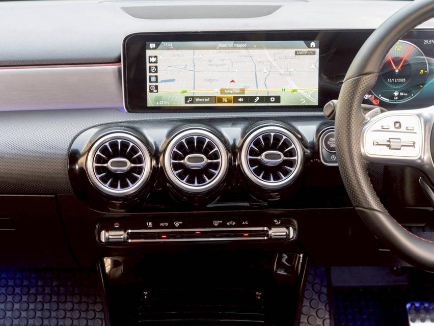 Mercedes Benz A200 AMG ปี จด 2021 18