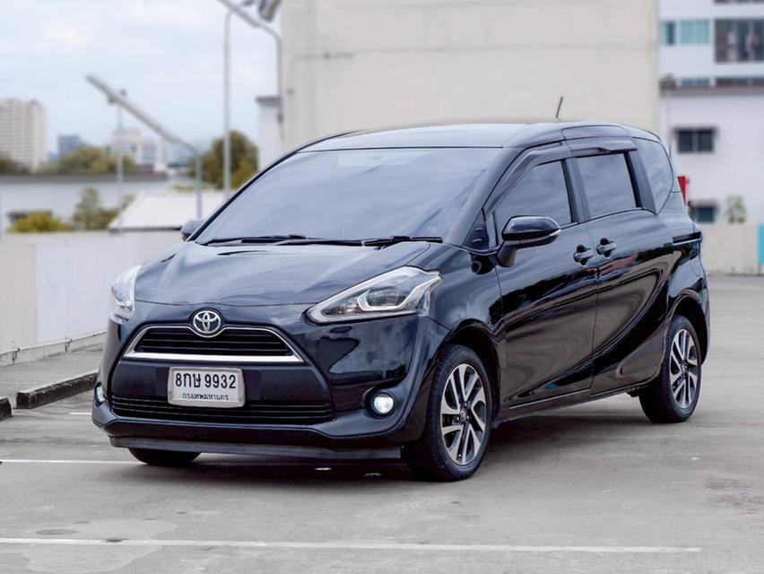 TOYOTA SIENTA 1.5 V เกียร์ Auto สีดำ ปี 2019 (ตัว Top สุดประตูสไลด์ไฟฟ้า 2 ข้าง)