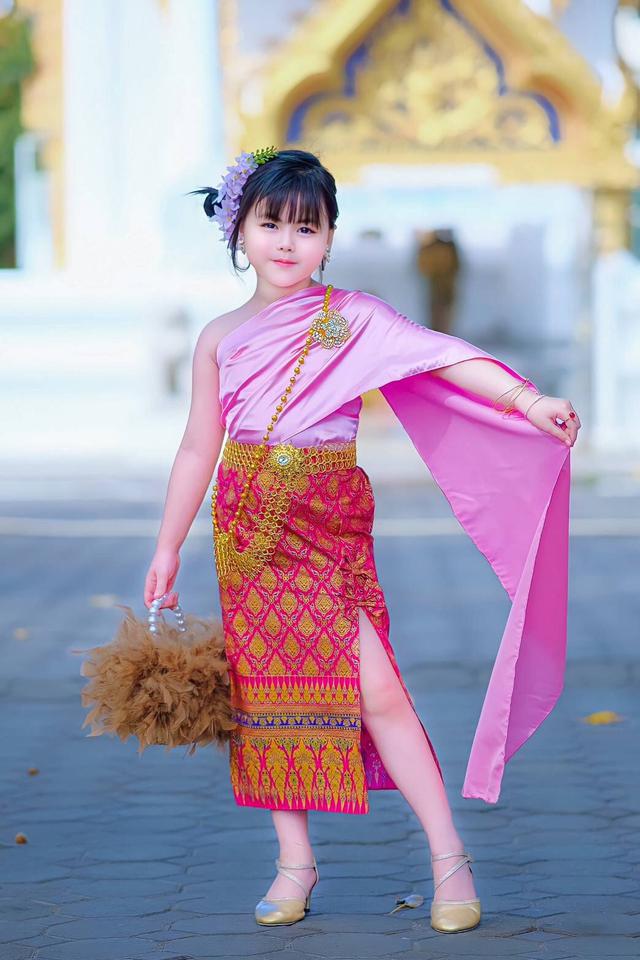 รูป ชุดไทยเด็กหญิง setสไบกับกระโปรงยาวผ้าถุง 4
