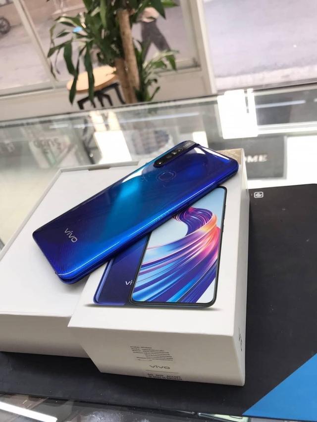 Vivo V15 สีน้ำเงินสวยมาก 4