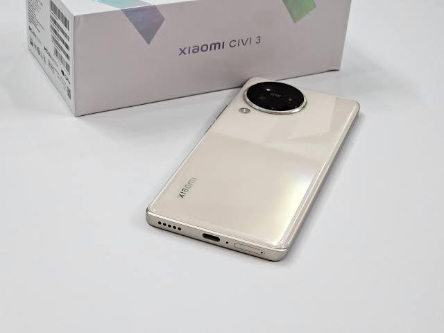 Xiaomi Civi 3 สีทอง 3