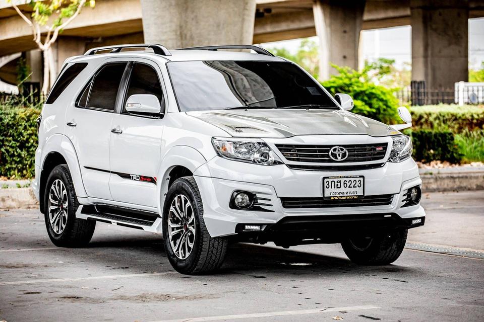 TOYOTA FORTUNER TRD 3.0V 4WD เกียร์ออโต้ ปี 2015 สีขาว ของแต่งหลายแสน 3