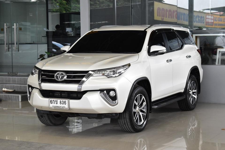 TOYOTA FORTUNER 2.4 V ปี 2017 รหัส TKG836