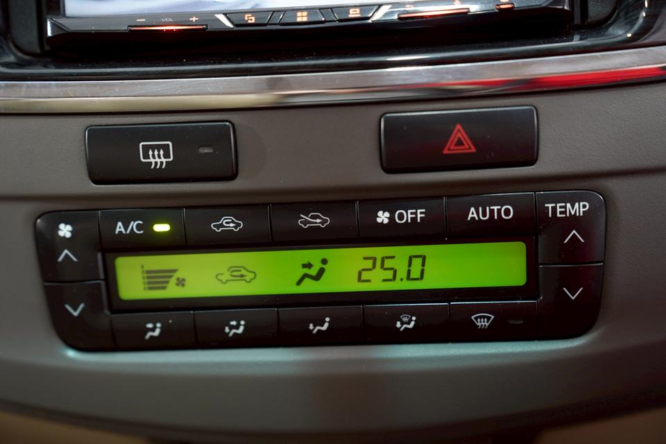 TOYOTA FORTUNER 3.0 V 4WD AT  (ปี 2011)  9