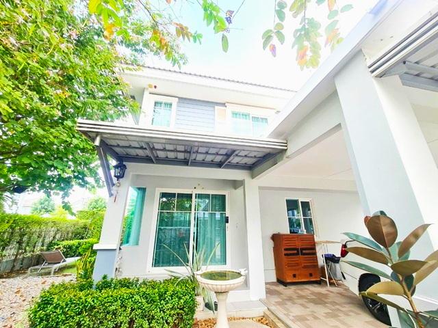 แพรกษา ศรีนครินทร์ สุขุมวิท บางนา รร.นานาชาติคริสเตียน 2.7 กม. หลังมุม ตกแต่งพร้อมเฟอร์ฯ ร่มรื่น วิวสวน บ้านเดี่ยว 2 ชั้ 2