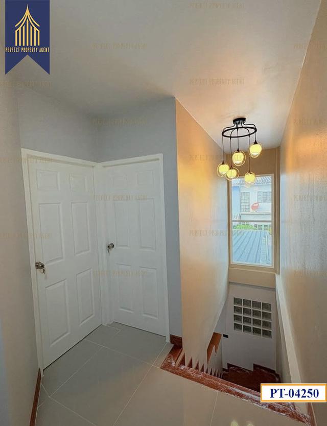 ขาย ม.มนวดีพาร์ค บางรักพัฒนา บางบัวทอง ตกแต่งใหม่ทั้่งหลัง แถมเฟอร์ฯ 8