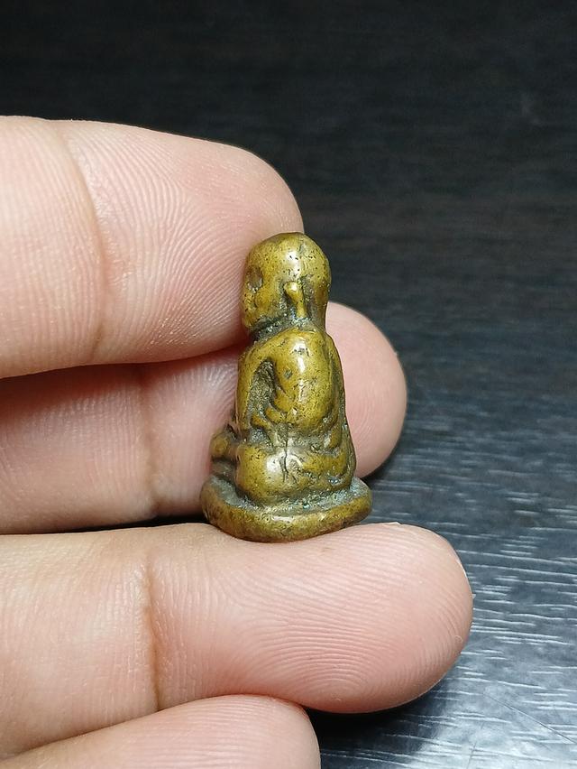 หลวงพ่อเงิน วัดบางคลาน 3