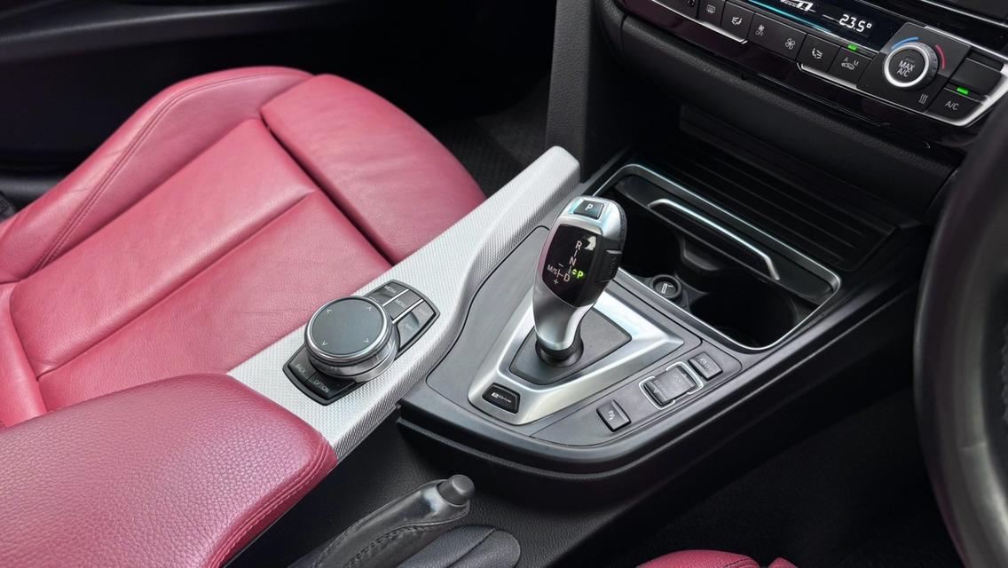 (แจ้งรหัสรถ TPV2002) 🎊 BMW 330e M Sport ปี 2018 🎊 รูปที่ 12