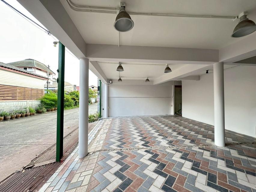 🏡🏢 ให้เช่าด่วน! โฮมออฟฟิศ/บ้านเดี่ยว 2 ชั้น โชคชัย 4 พื้นที่ใช้สอย 500 ตร.ม. รีโนเวทใหม่! 4+1 ห้องนอน จอดรถได้ 3-8 คัน 🚗 45,000 บาท/เดือน 1