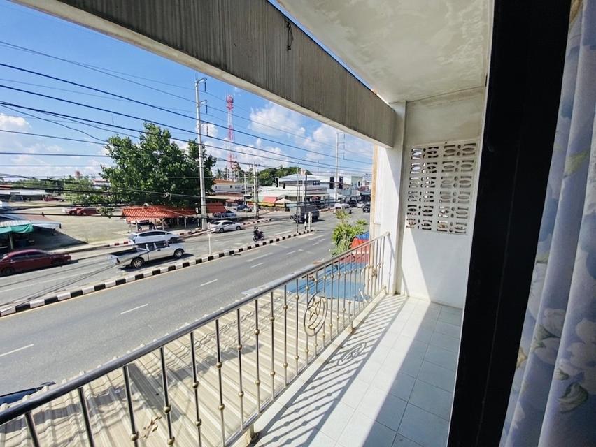 ขายด่วน อาคารพาณิชย์ ทำเลดี ติดถนนหลัก สี่แยกตลาดสดละหานทราย ตรงข้ามวัดโพธิ์ทรายทอง เยื้อง7-11 5