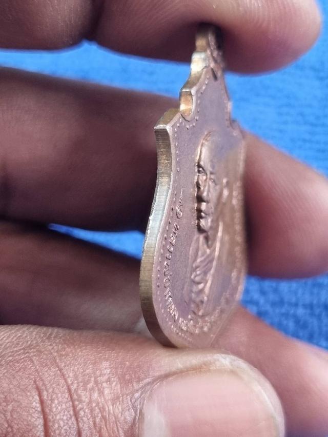 เหรียญหลวงพ่อเกษม เขมโก กองพัน1 เชียงใหม่ปี18 7