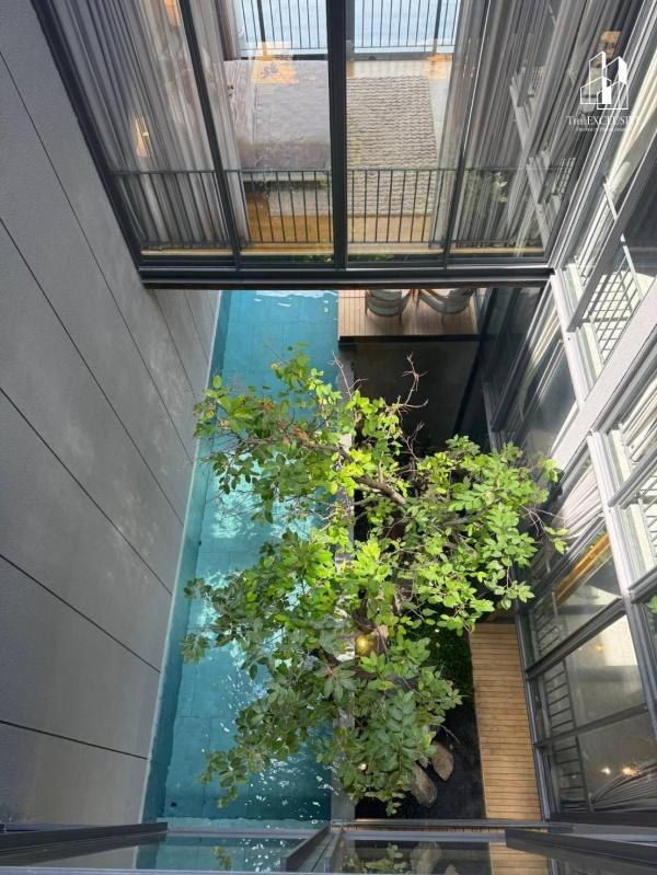 🌿 บ้านเดี่ยวดีไซน์หรู สระว่ายน้ำ Inside–Out รองรับทุกเจเนอเรชัน 9