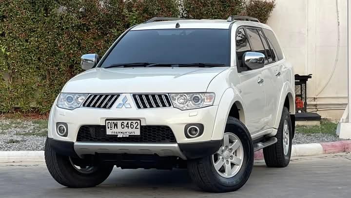 Mitsubishi Pajero Sport สีขาว ปี 2011 2