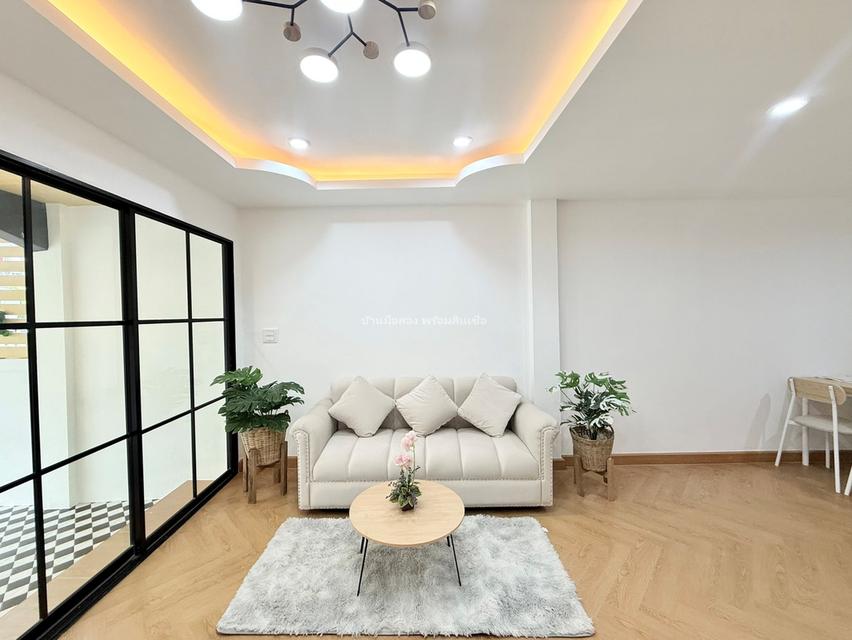 หมู่บ้านรุ่งนภา ร่มเกล้า 16 3