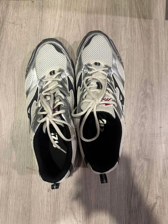 Mizuno sneaker US 10.5 รูปที่ 1