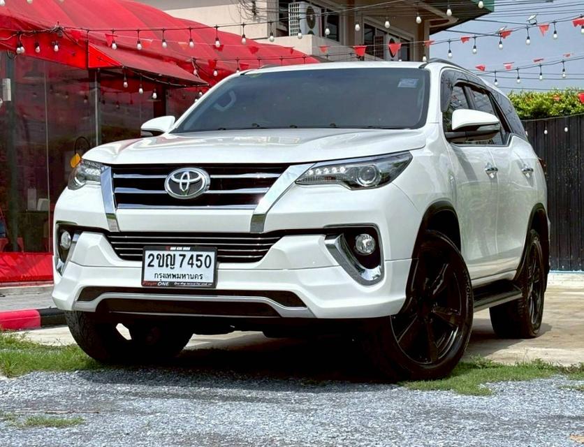 Toyota Fortuner 2.8 V 4WD ปี 2016