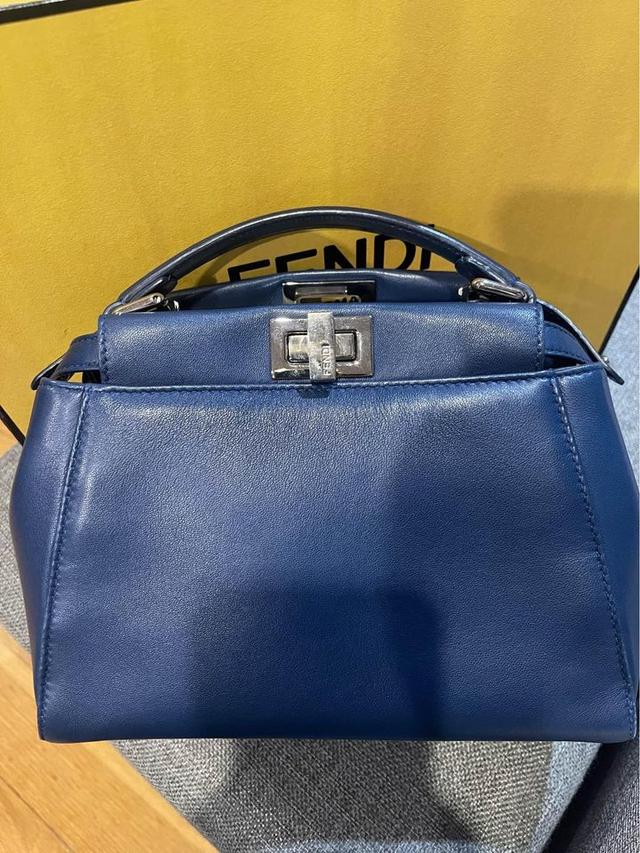 ขายกระเป๋า Fendi peekaboo สีน้ำเงินเข้ม 3