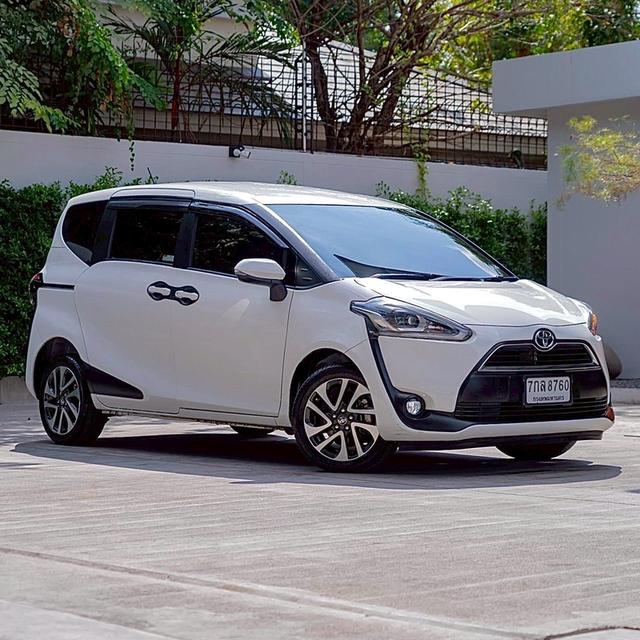 TOYOTA SIENTA 1.5 V 2018MPV 7 ที่นั่ง ประตูสไลด์ไฟฟ้า 2 ฝั่ง ใช้งานง่าย